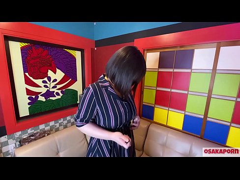 ❤️ Japönsk sæta með stór brjóst fróar sér með kynlífsleikföngum og fær fullnægingu. Hún talar í viðtali um helvítis reynslu sína. Risastór brjóst og loðin kisa stynja hátt. Osakaporn ❌ Klám hjá okkur